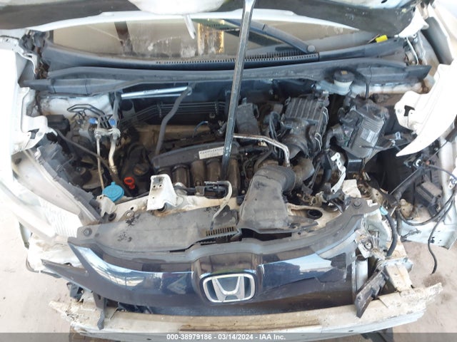 Honda FIT LX 2015 3HGGK5H51FM757843 Image 10