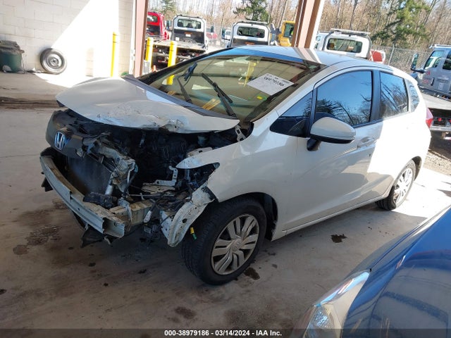 Honda FIT LX 2015 3HGGK5H51FM757843 Image 2
