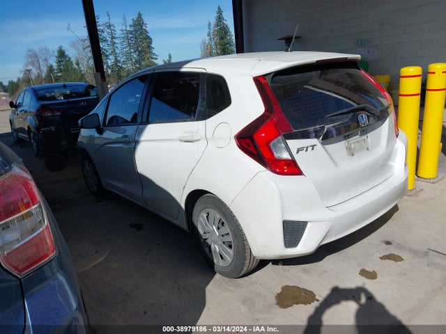 Honda FIT LX 2015 3HGGK5H51FM757843 Image 3