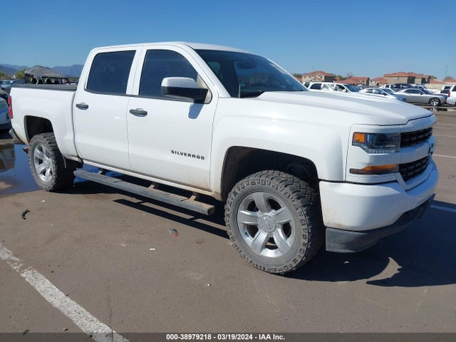 Chevrolet Silverado 1500 Custom 2018 3GCPCPEC8JG635305 Image 1
