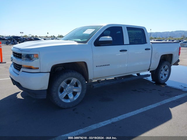 Chevrolet Silverado 1500 Custom 2018 3GCPCPEC8JG635305 Image 2