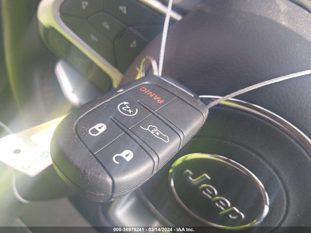 3C4NJCCB7JT240376 Jeep Compass Limited Fwd
