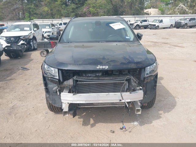 3C4NJCCB7JT240376 Jeep Compass Limited Fwd