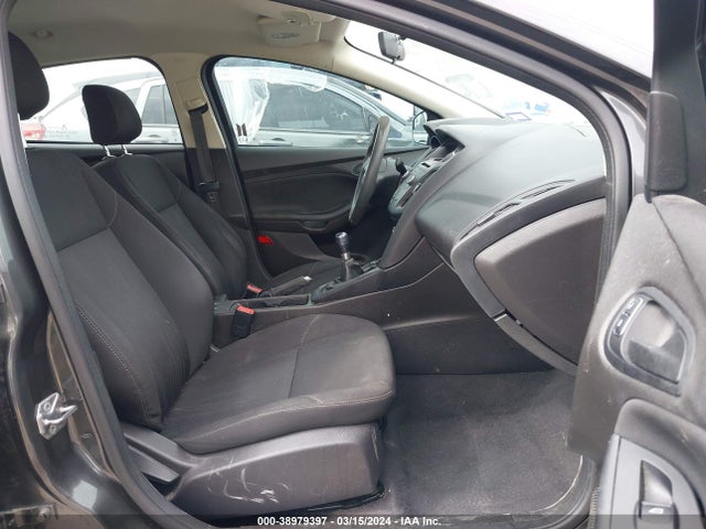 Ford FOCUS S 2016 1FADP3E2XGL281649 Image 5