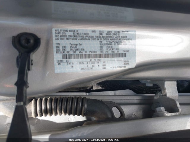 2018 FORD FOCUS S VIN: 1FADP3E25JL230700