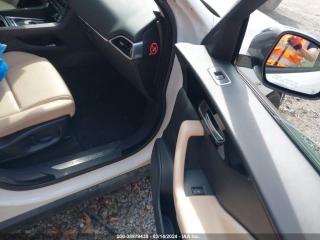 SADCJ2FX1JA256741 Jaguar F-pace 25t Premium
