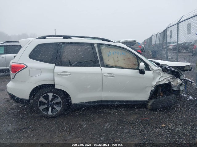 Subaru Forester 2.5i Premium 2017 JF2SJAEC7HH577427 Image 13