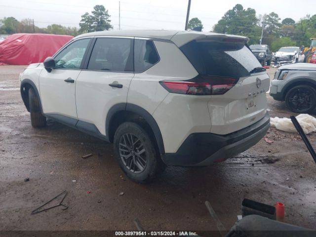 5N1BT3AA8NC704196 Nissan Rogue S Fwd