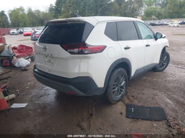 5N1BT3AA8NC704196 Nissan Rogue S Fwd