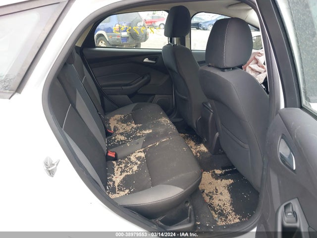 Ford FOCUS SE 2014 1FADP3K23EL450010 Image 8