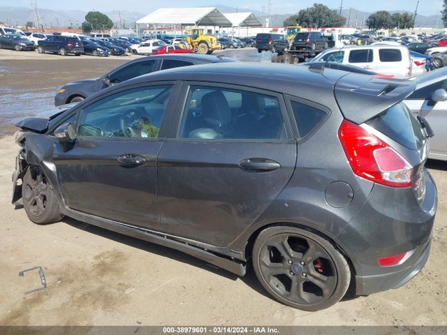 Ford FIESTA ST 2017 3FADP4GX1HM153539 Image 14