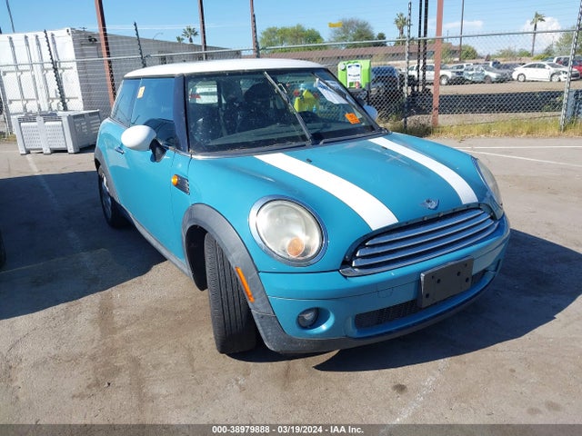 2010 MINI COOPER WMWMF3C59ATZ24779 Photo 0