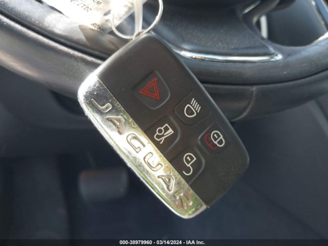 SAJWA1C7XH8W04725 Jaguar Xj R-sport