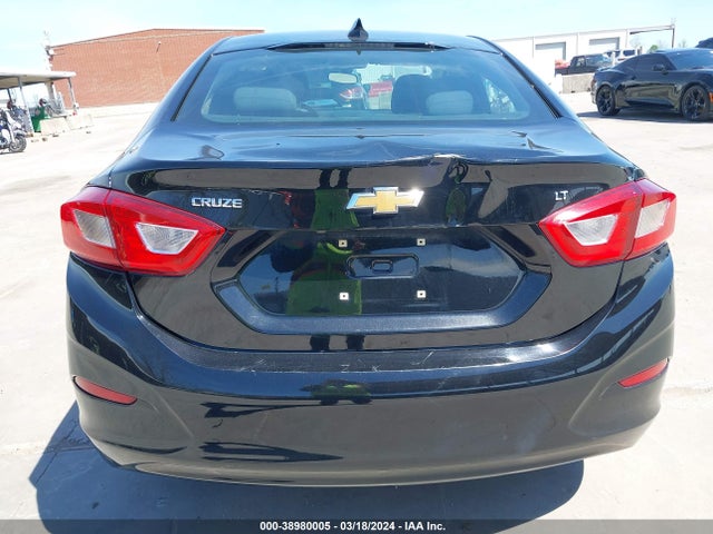 Chevrolet Cruze Lt Auto 2018 1G1BE5SM7J7221636 Image 17