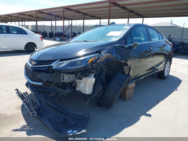 Chevrolet Cruze Lt Auto 2018 1G1BE5SM7J7221636 Image 2
