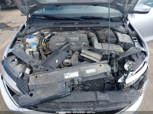3VWD17AJ2EM303717 Volkswagen Jetta 1.8t Se