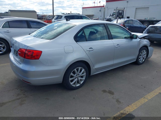 3VWD17AJ2EM303717 Volkswagen Jetta 1.8t Se