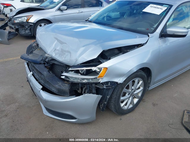 3VWD17AJ2EM303717 Volkswagen Jetta 1.8t Se