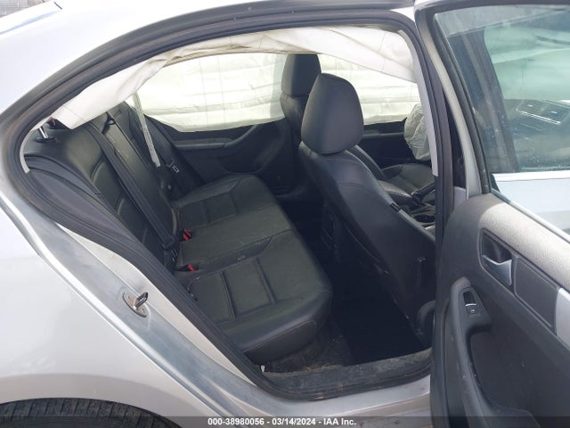 3VWD17AJ2EM303717 Volkswagen Jetta 1.8t Se