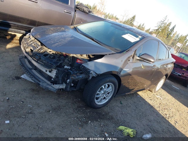 Toyota Prius Two 2016 JTDKBRFU1G3516474 Image 2