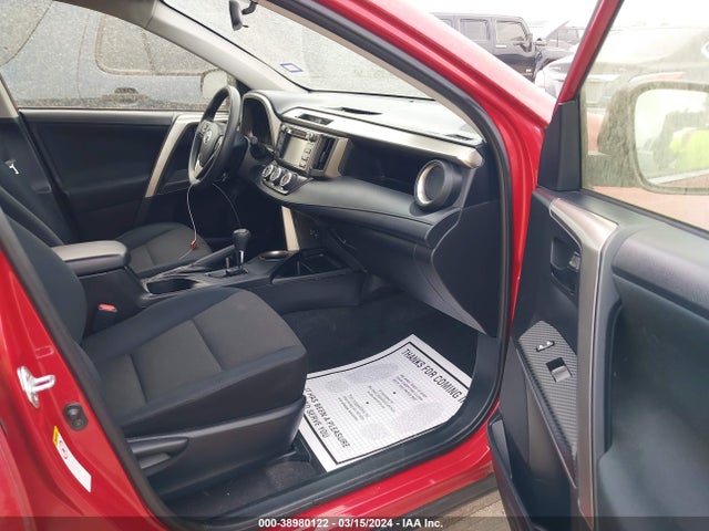 Toyota RAV4 LE 2015 JTMZFREV2FD057560 Image 5