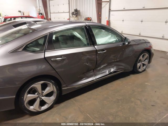 1HGCV2F98JA053882 Honda Accord Touring 2.0t