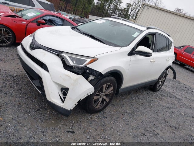 Toyota Rav4 Xle 2017 JTMWFREV2HJ705261 Image 2