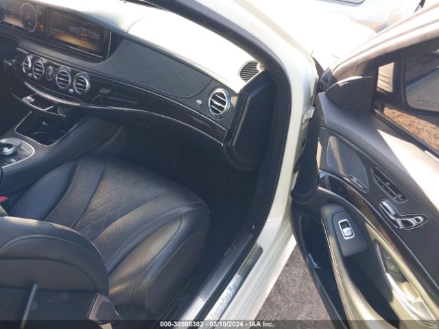 WDDUG8CB1EA037882 Mercedes-Benz S 550