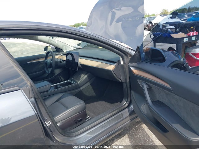 Tesla Model 3 Long Range Dual Motor All-wheel Drive 2022 5YJ3E1EB6NF189728 Image 5