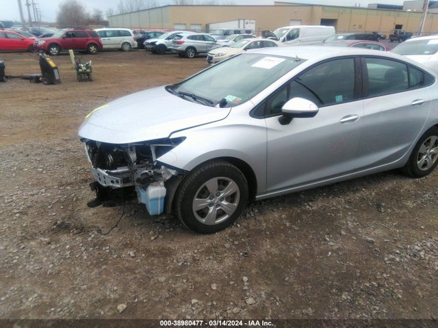 Chevrolet Cruze Ls Auto 2017 1G1BC5SM2H7153326 Image 2