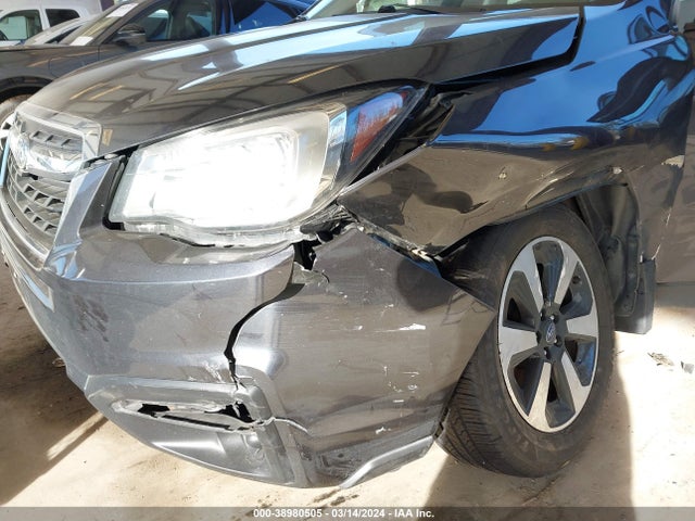 Subaru Forester 2.5i Premium 2018 JF2SJAEC1JH612727 Image 17