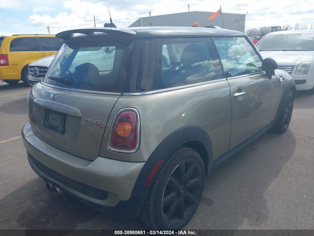 2010 MINI COOPER S WMWMF7C54ATX42138 Photo 3