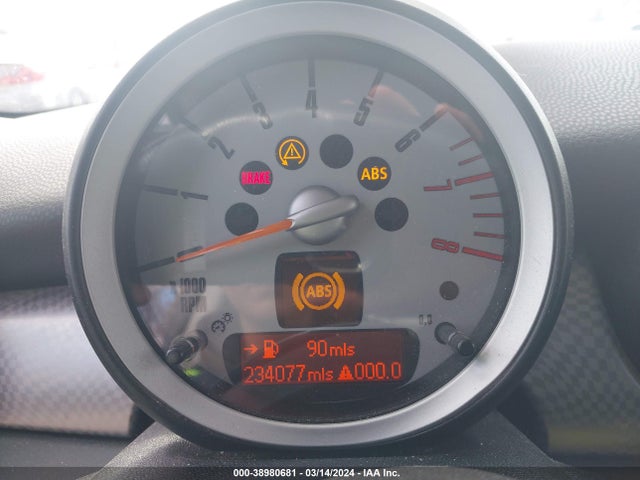 2010 MINI COOPER S WMWMF7C54ATX42138 Photo 6