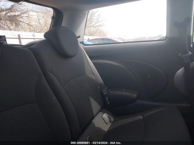 2010 MINI COOPER S WMWMF7C54ATX42138 Photo 7