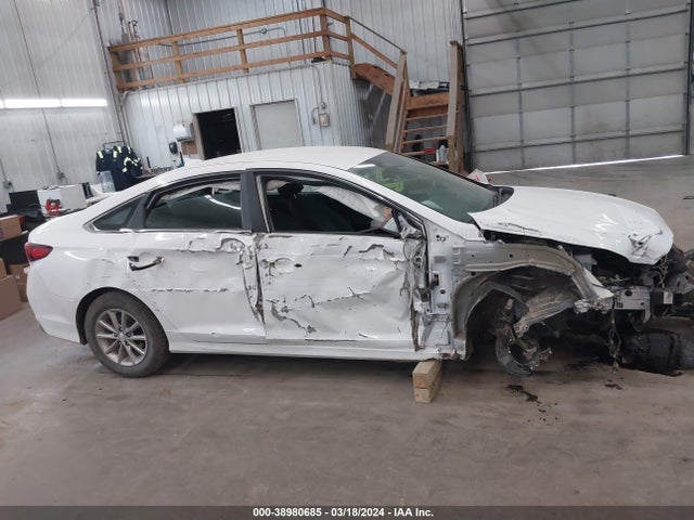 Hyundai SONATA SE 2019 5NPE24AFXKH801129 Image 14