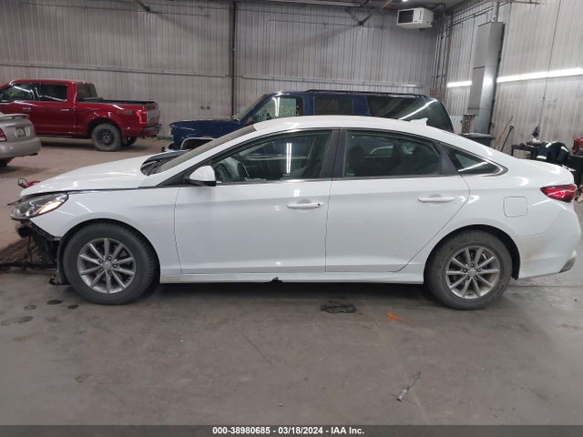 Hyundai SONATA SE 2019 5NPE24AFXKH801129 Image 15