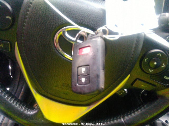 Toyota Rav4 Xle 2018 JTMRFREV7JJ730059 Image 11