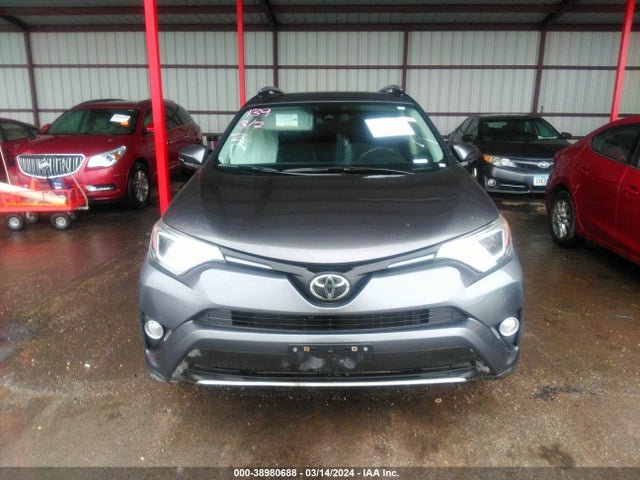 Toyota Rav4 Xle 2018 JTMRFREV7JJ730059 Image 12