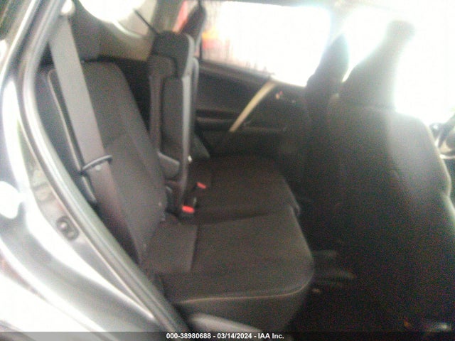Toyota Rav4 Xle 2018 JTMRFREV7JJ730059 Image 8