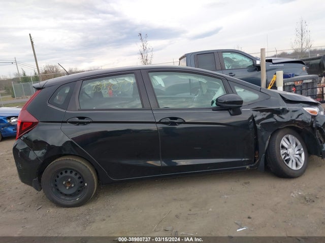 Honda FIT LX 2017 3HGGK5H50HM705381 Image 12