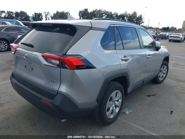 Toyota RAV4 LE 2021 JTMK1RFV9MD069698 Image 4