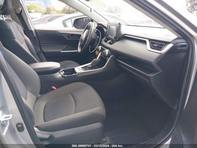 Toyota RAV4 LE 2021 JTMK1RFV9MD069698 Image 5
