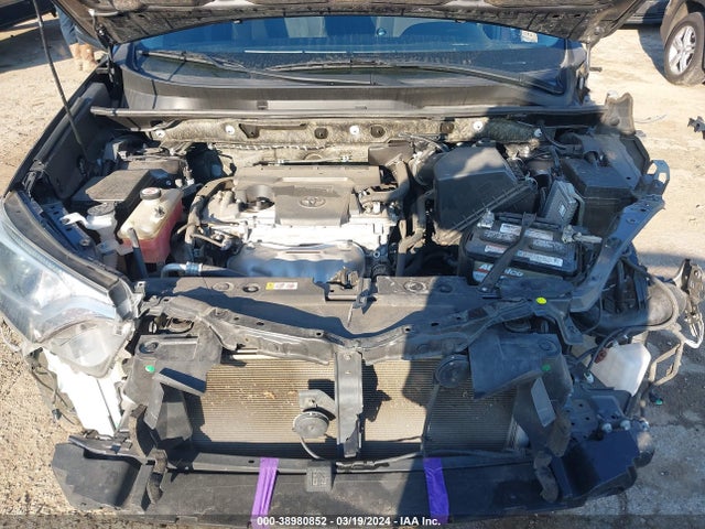 Toyota Rav4 Xle 2018 JTMWFREV4JJ186123 Image 10