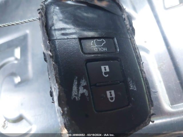 Toyota Rav4 Xle 2018 JTMWFREV4JJ186123 Image 11
