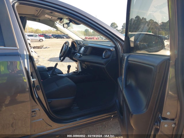 Toyota Rav4 Xle 2018 JTMWFREV4JJ186123 Image 5