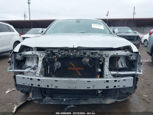 2C3CCARG0KH667700 Chrysler 300 Touring L Awd