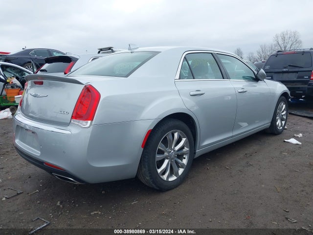 2C3CCARG0KH667700 Chrysler 300 Touring L Awd
