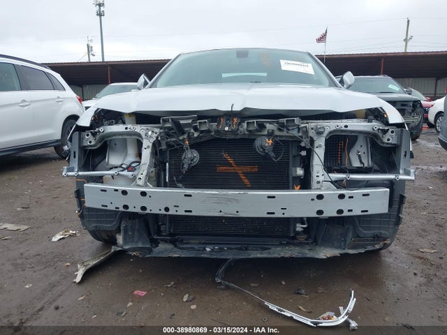 2C3CCARG0KH667700 Chrysler 300 Touring L Awd