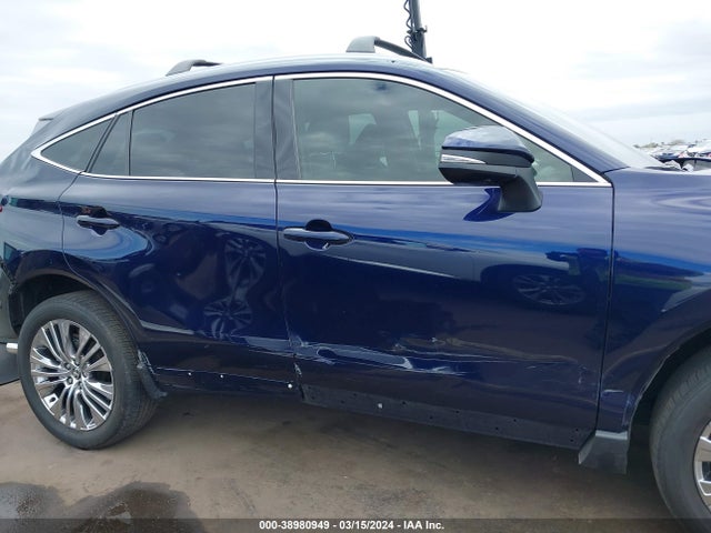 Toyota Venza Limited 2022 JTEAAAAH0NJ090601 Image 14