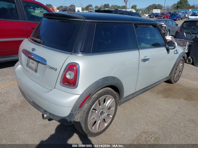 2010 MINI COOPER WMWMF3C51ATZ22623 Photo 3